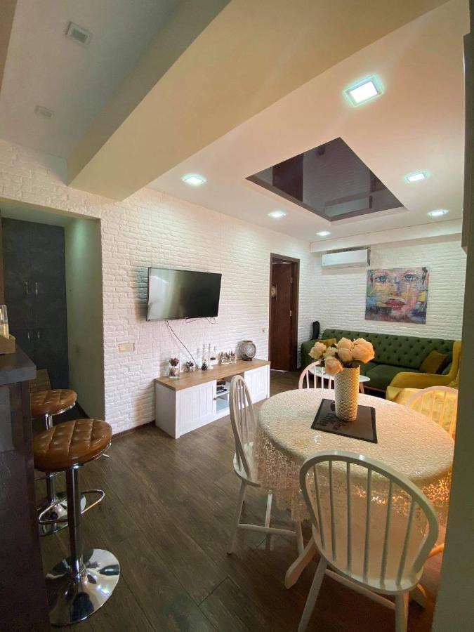 Apartament Victoria Appartement Tbilisi Buitenkant foto
