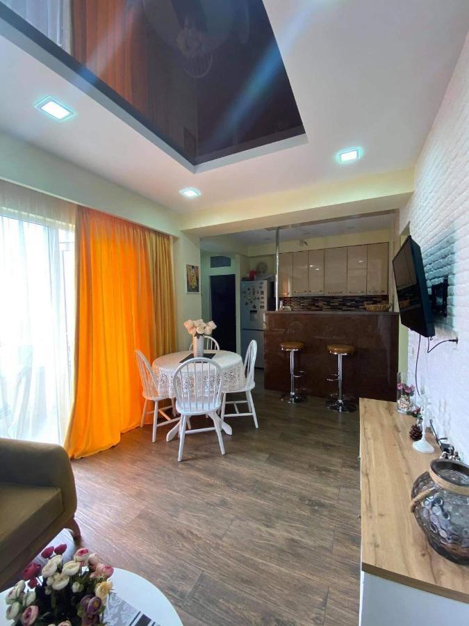 Apartament Victoria Appartement Tbilisi Buitenkant foto