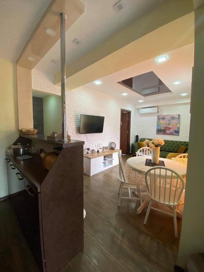 Apartament Victoria Appartement Tbilisi Buitenkant foto